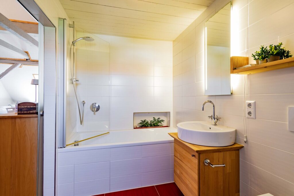 Mit Badewanne