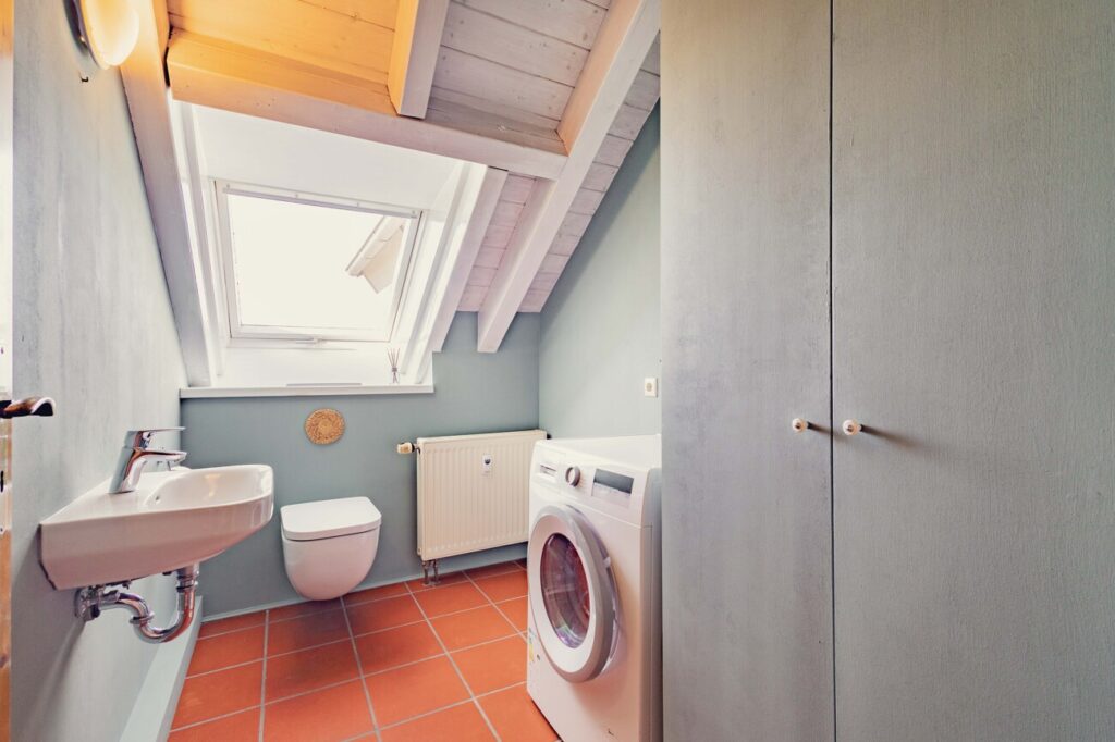 WC mit Waschmaschine