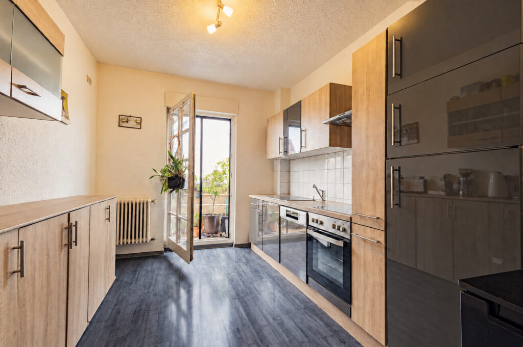Küche mit Balkon
